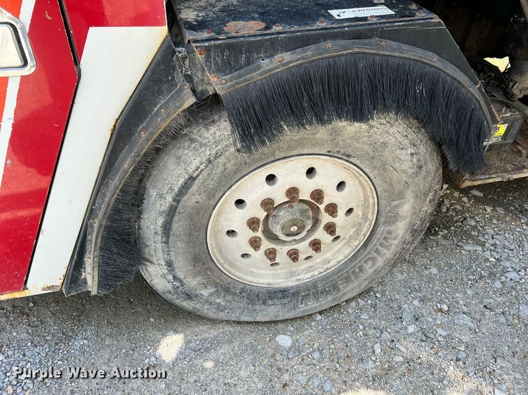 image for item II9054 2009 Crane Carrier Low Entry  refuse truck