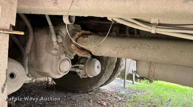 image for item II9054 2009 Crane Carrier Low Entry  refuse truck