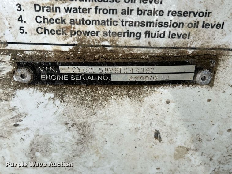 image for item II9054 2009 Crane Carrier Low Entry  refuse truck