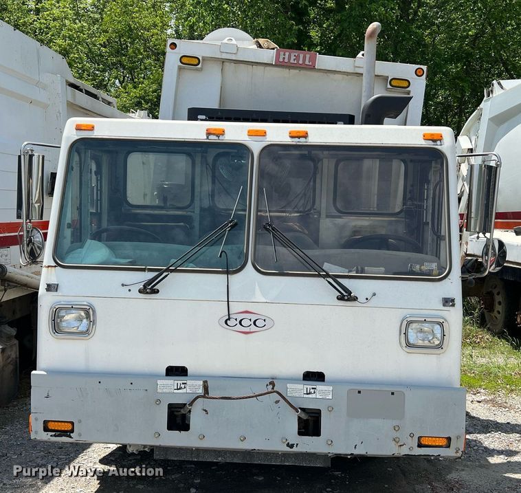 image for item II9055 2009 Crane Carrier Low Entry  refuse truck