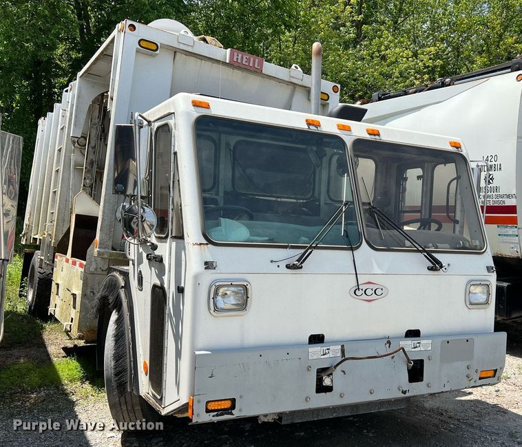 image for item II9055 2009 Crane Carrier Low Entry  refuse truck