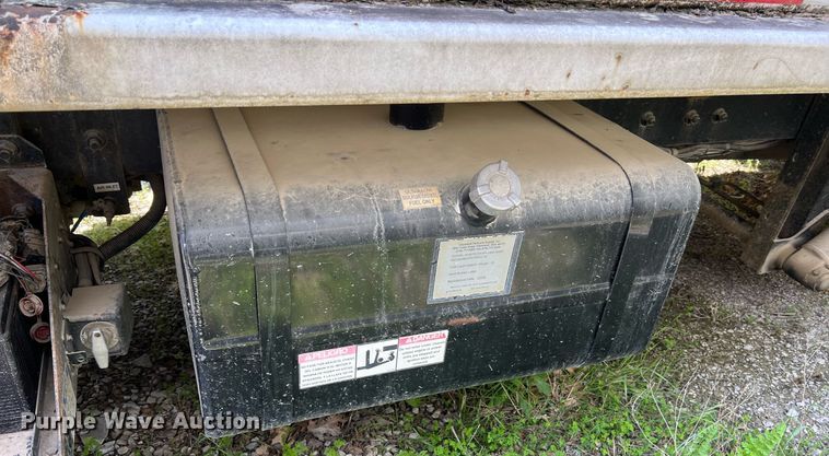 image for item II9055 2009 Crane Carrier Low Entry  refuse truck