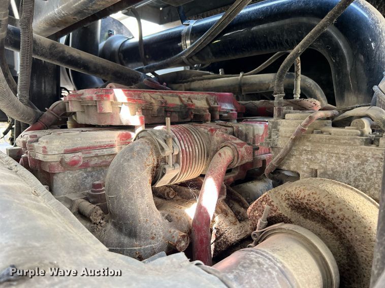 image for item II9055 2009 Crane Carrier Low Entry  refuse truck