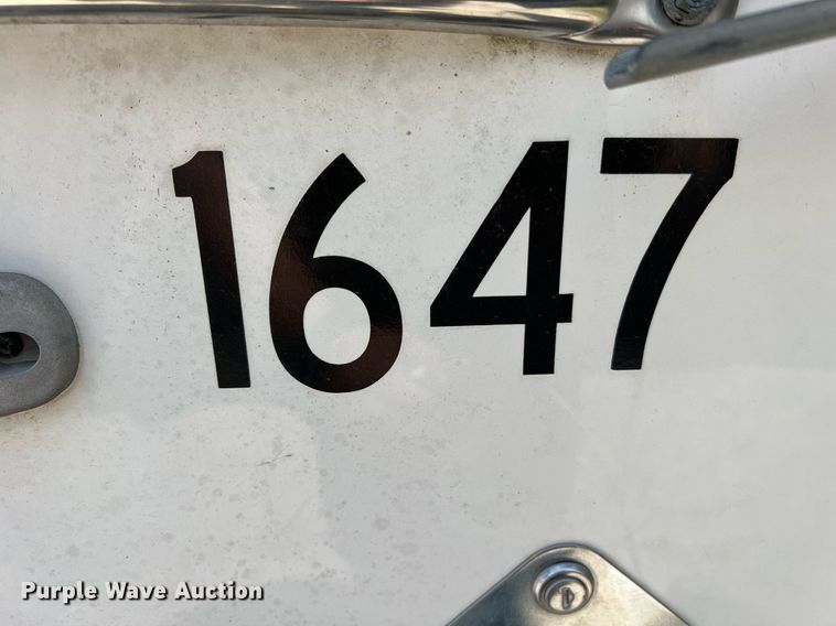 image for item II9055 2009 Crane Carrier Low Entry  refuse truck