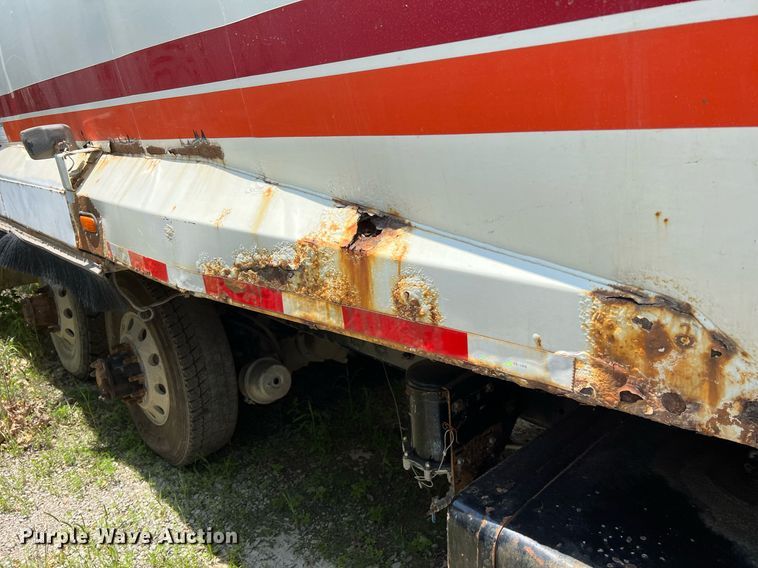 image for item II9056 2003 Crane Carrier Low Entry  refuse truck