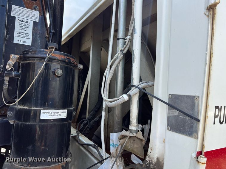 image for item II9056 2003 Crane Carrier Low Entry  refuse truck