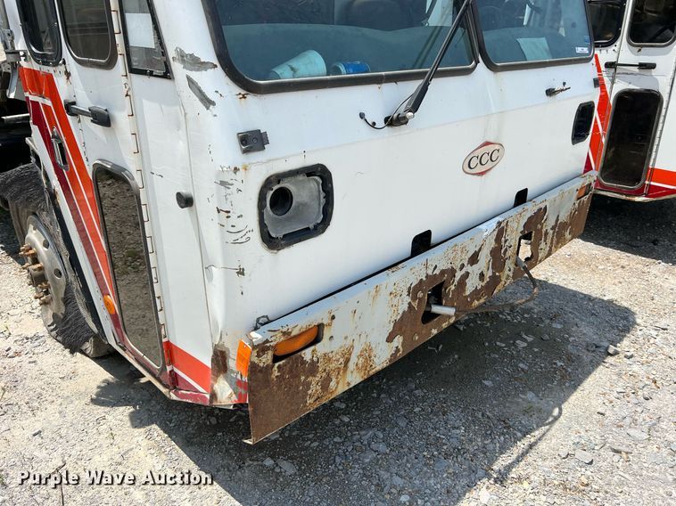 image for item II9056 2003 Crane Carrier Low Entry  refuse truck