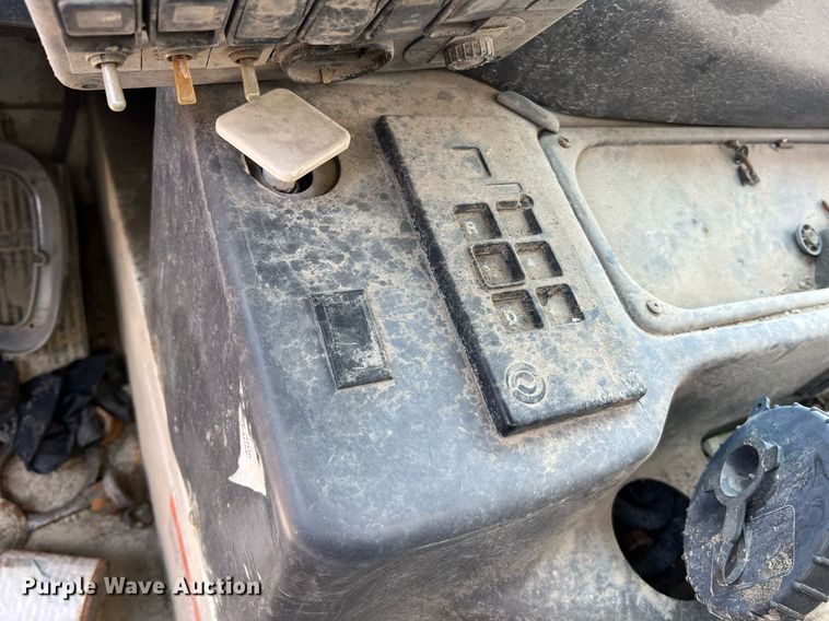 image for item II9056 2003 Crane Carrier Low Entry  refuse truck