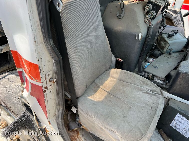 image for item II9056 2003 Crane Carrier Low Entry  refuse truck