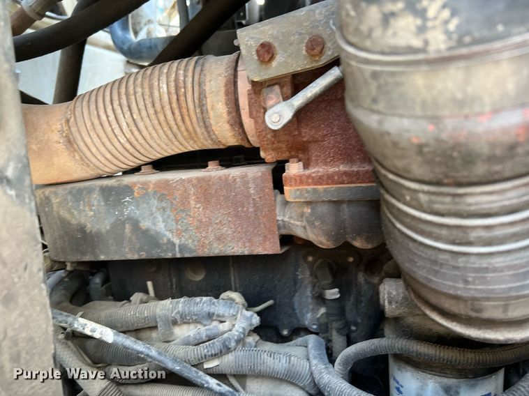 image for item II9056 2003 Crane Carrier Low Entry  refuse truck