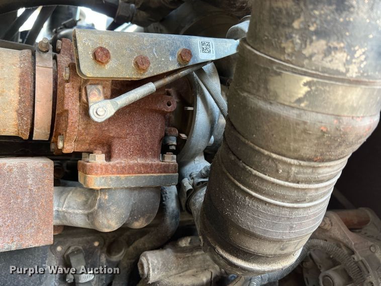 image for item II9056 2003 Crane Carrier Low Entry  refuse truck