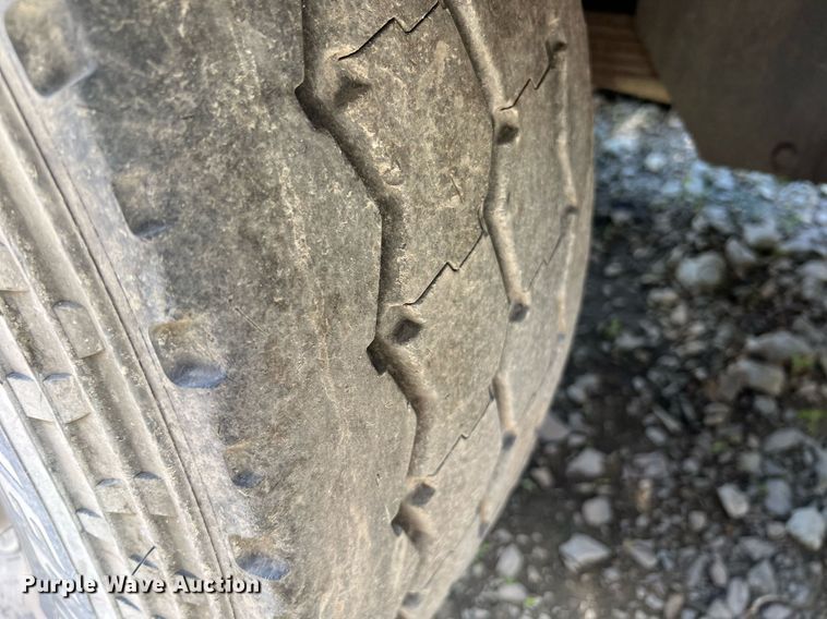 image for item II9056 2003 Crane Carrier Low Entry  refuse truck