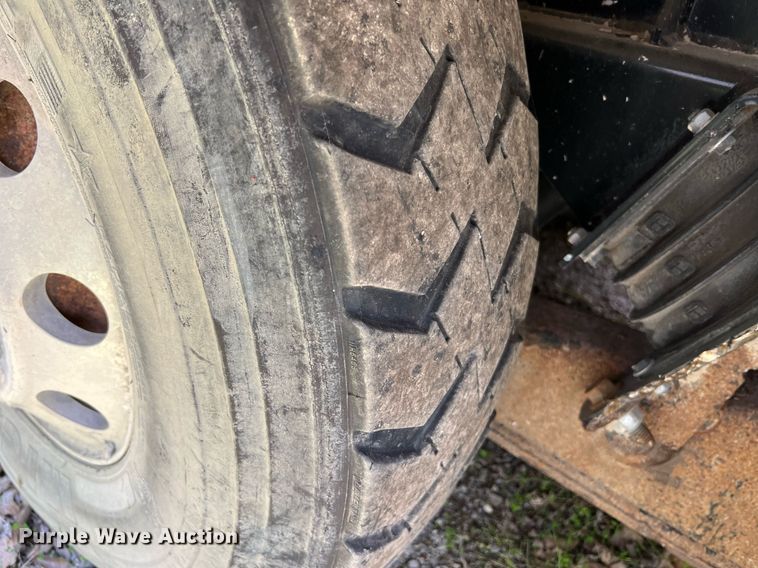 image for item II9056 2003 Crane Carrier Low Entry  refuse truck