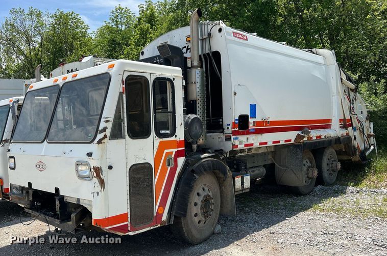image for item II9057 2007 Crane Carrier Low Entry  Refuse Truck