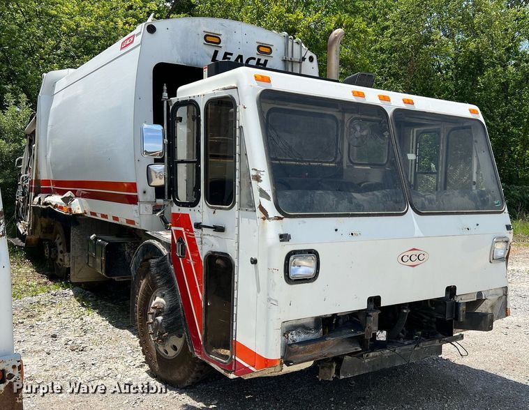 image for item II9057 2007 Crane Carrier Low Entry  Refuse Truck