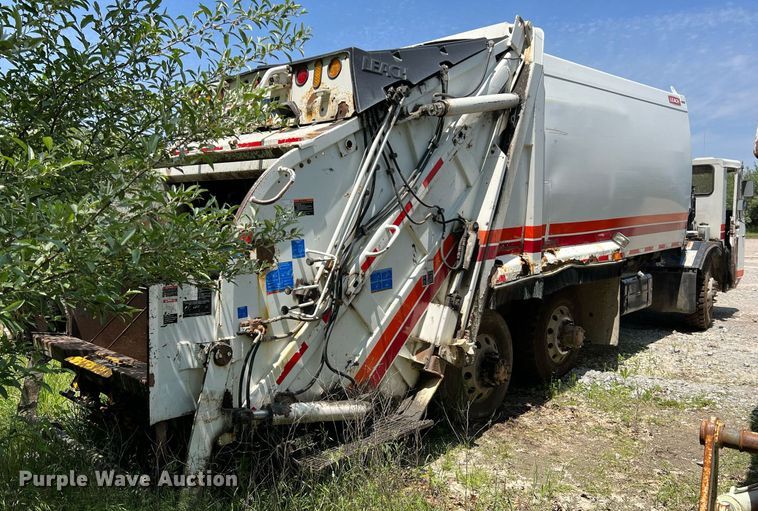 image for item II9057 2007 Crane Carrier Low Entry  Refuse Truck