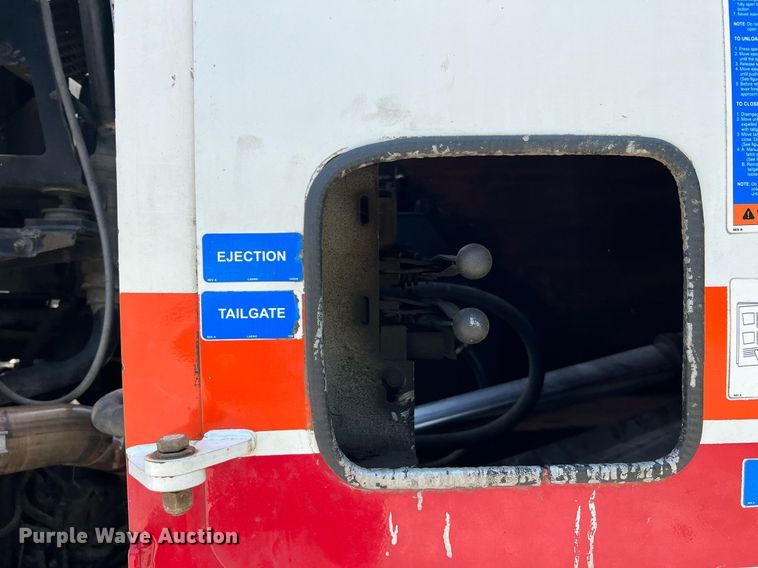 image for item II9057 2007 Crane Carrier Low Entry  Refuse Truck