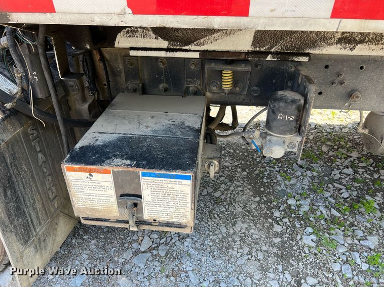 image for item II9057 2007 Crane Carrier Low Entry  Refuse Truck