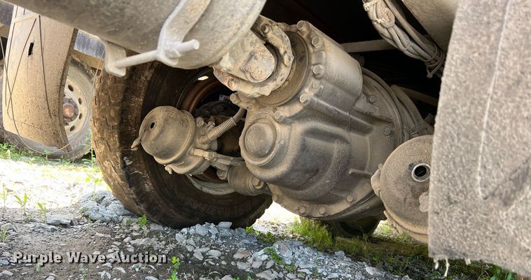 image for item II9057 2007 Crane Carrier Low Entry  Refuse Truck