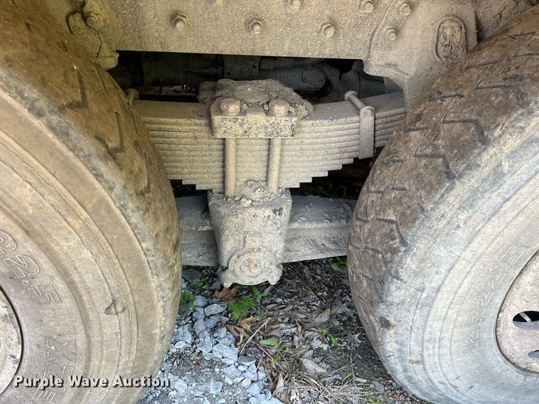 image for item II9057 2007 Crane Carrier Low Entry  Refuse Truck