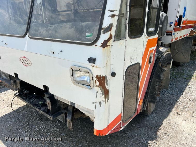 image for item II9057 2007 Crane Carrier Low Entry  Refuse Truck