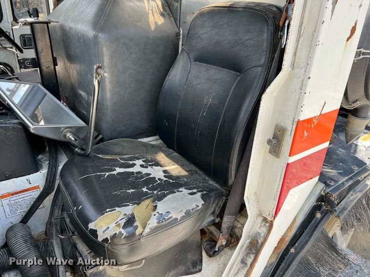 image for item II9057 2007 Crane Carrier Low Entry  Refuse Truck