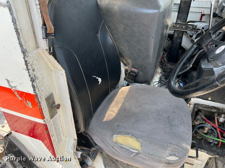 image for item II9057 2007 Crane Carrier Low Entry  Refuse Truck