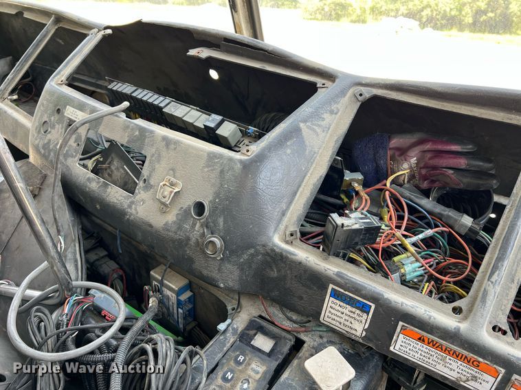 image for item II9057 2007 Crane Carrier Low Entry  Refuse Truck