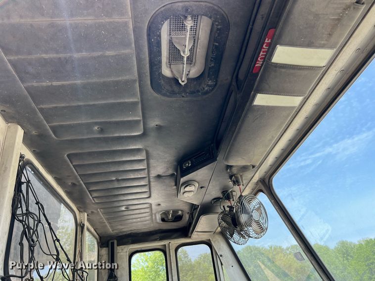 image for item II9057 2007 Crane Carrier Low Entry  Refuse Truck