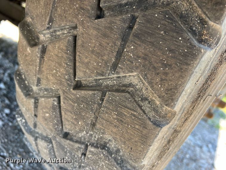 image for item II9057 2007 Crane Carrier Low Entry  Refuse Truck