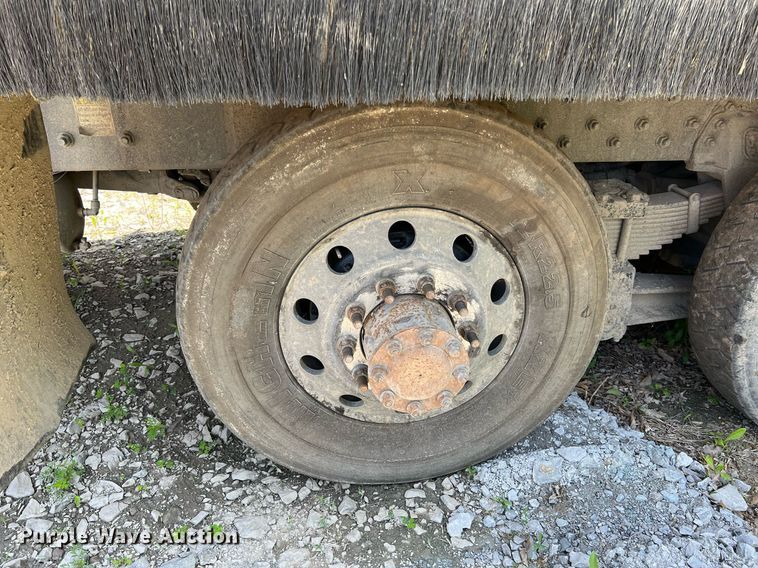 image for item II9057 2007 Crane Carrier Low Entry  Refuse Truck