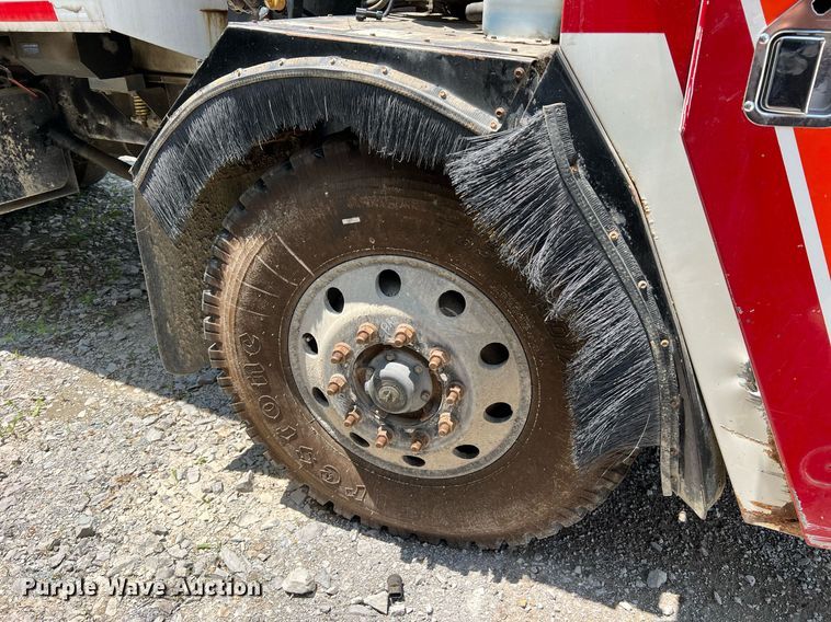 image for item II9057 2007 Crane Carrier Low Entry  Refuse Truck