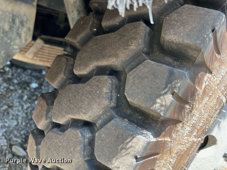 image for item II9057 2007 Crane Carrier Low Entry  Refuse Truck