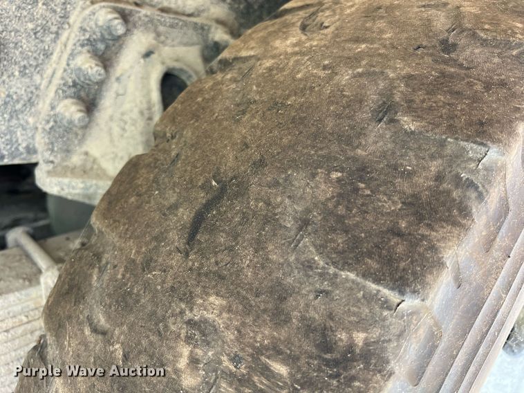 image for item II9057 2007 Crane Carrier Low Entry  Refuse Truck