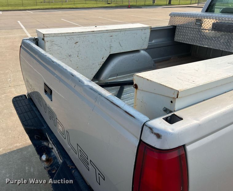 image for item II9106 1994 Chevrolet C2500  pickup truck