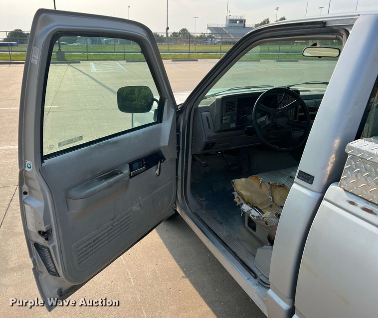image for item II9106 1994 Chevrolet C2500  pickup truck