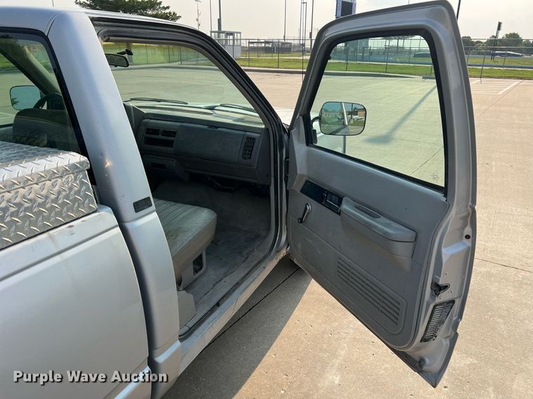 image for item II9106 1994 Chevrolet C2500  pickup truck