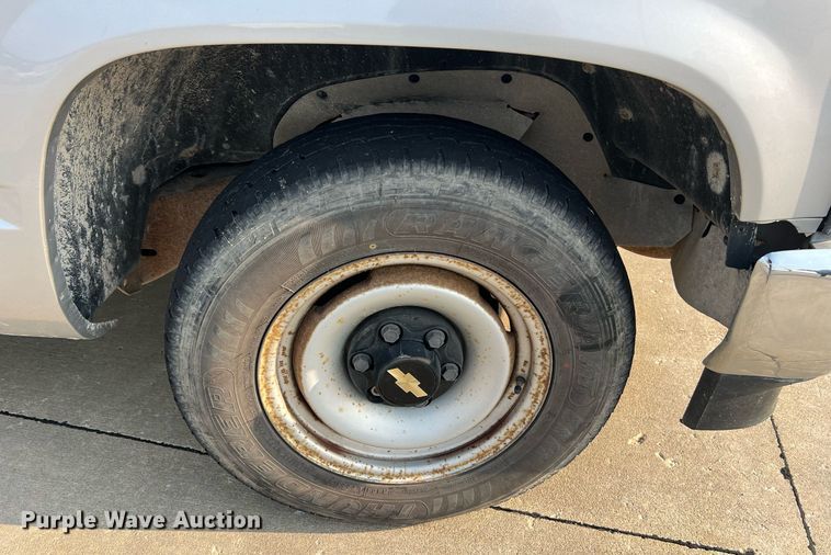 image for item II9106 1994 Chevrolet C2500  pickup truck