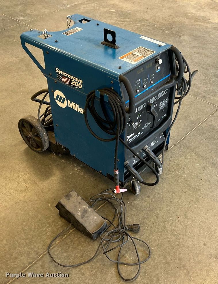 image for item II9107 Miller Syncrowave 200  welder/generator