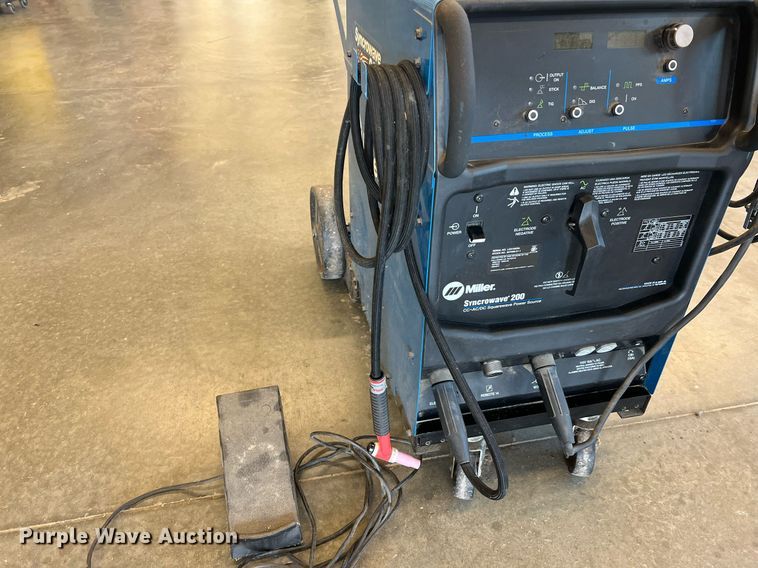 image for item II9107 Miller Syncrowave 200  welder/generator