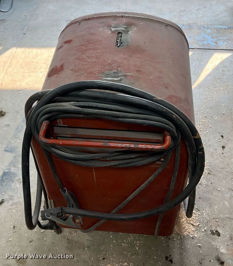 image for item II9108 Lincoln Electric Idealarc 250  welder