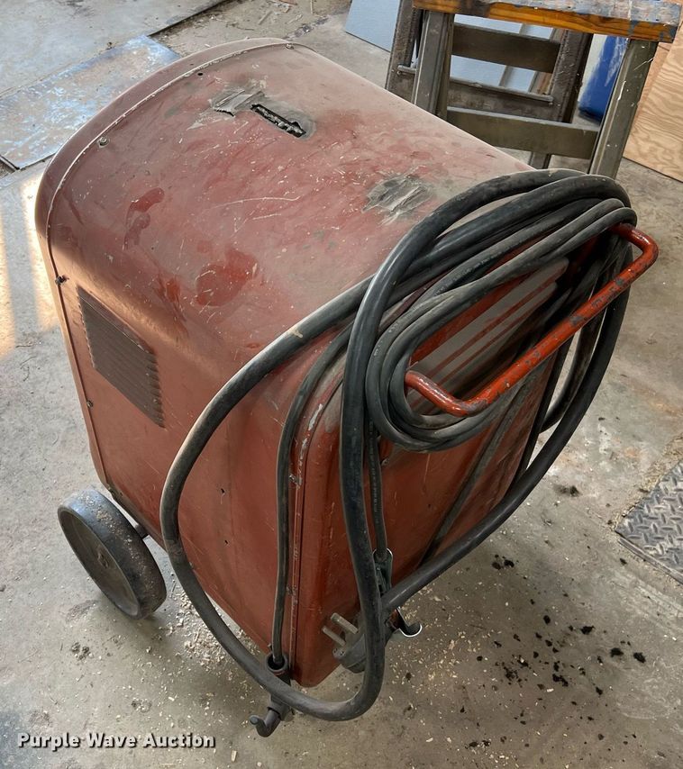 image for item II9108 Lincoln Electric Idealarc 250  welder