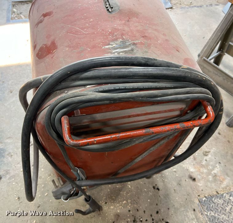 image for item II9108 Lincoln Electric Idealarc 250  welder