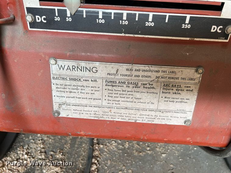 image for item II9108 Lincoln Electric Idealarc 250  welder