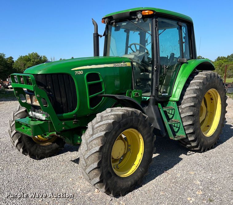 image for item II9116 2009 John Deere 7130  MFWD tractor