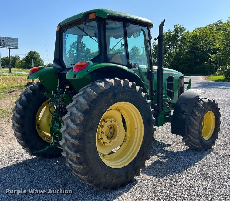 image for item II9116 2009 John Deere 7130  MFWD tractor