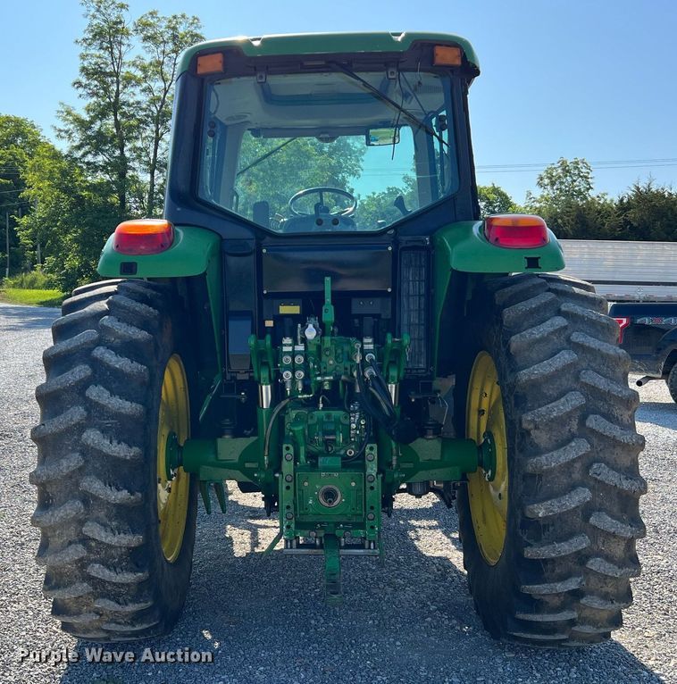 image for item II9116 2009 John Deere 7130  MFWD tractor