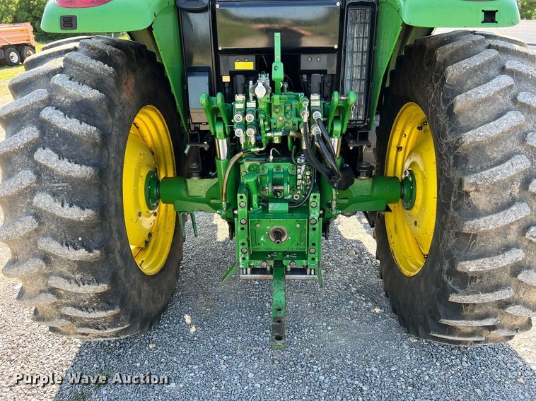 image for item II9116 2009 John Deere 7130  MFWD tractor