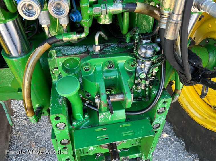 image for item II9116 2009 John Deere 7130  MFWD tractor
