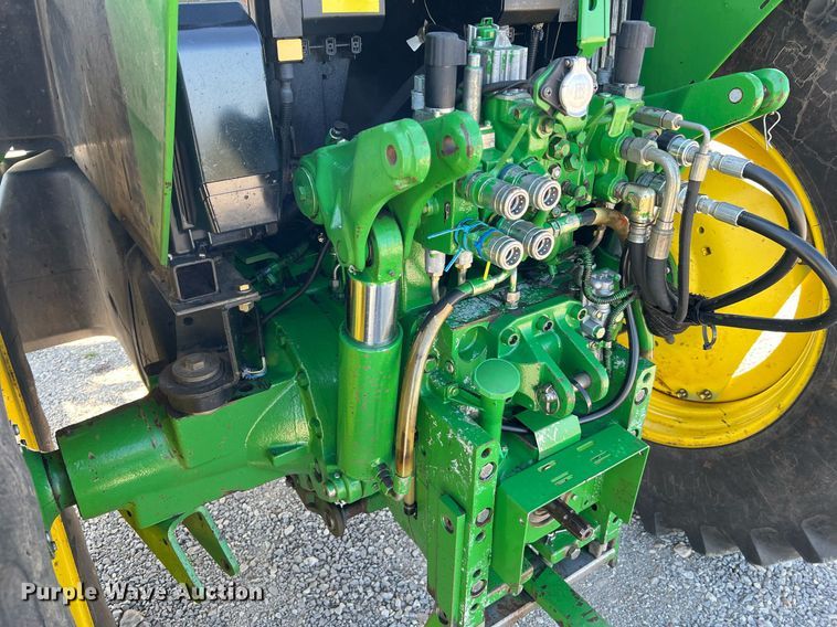 image for item II9116 2009 John Deere 7130  MFWD tractor